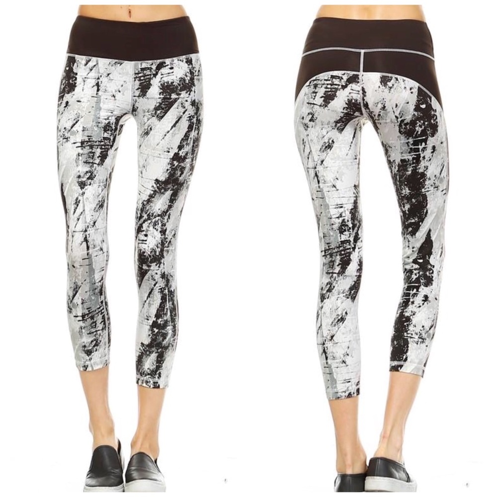 ❗️2 for $20❗️SplatterPaint Athletic Capri Leggings - Picture 3 of 4